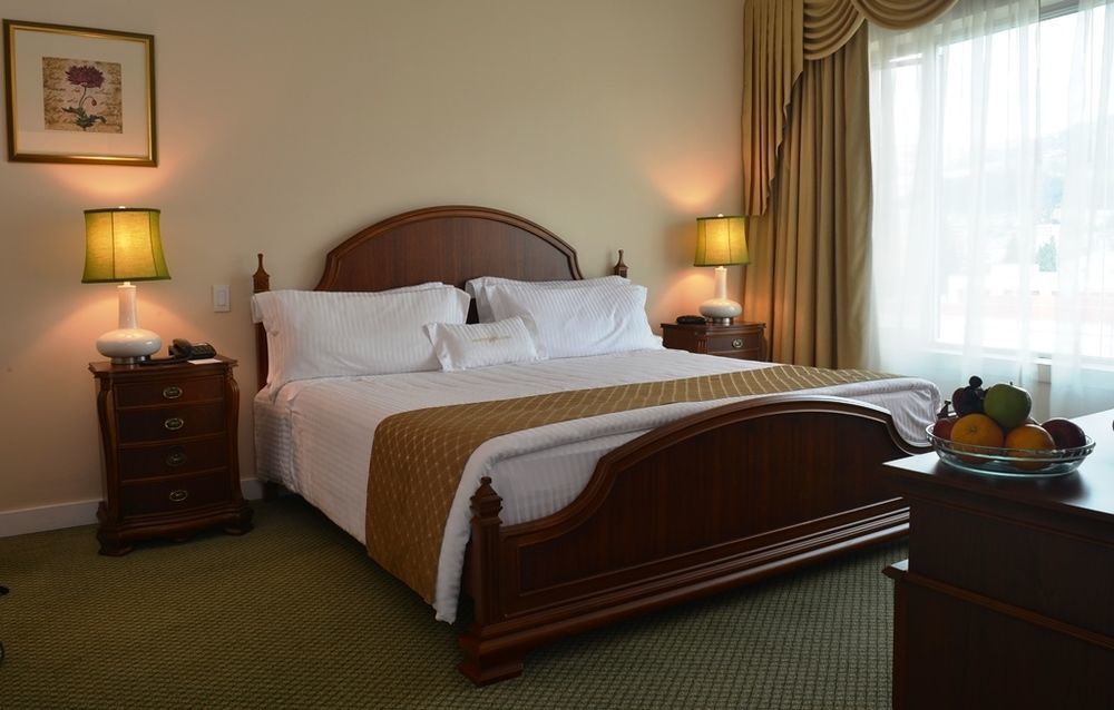 Aparta Hotel Torres De Suites Quito Buitenkant foto